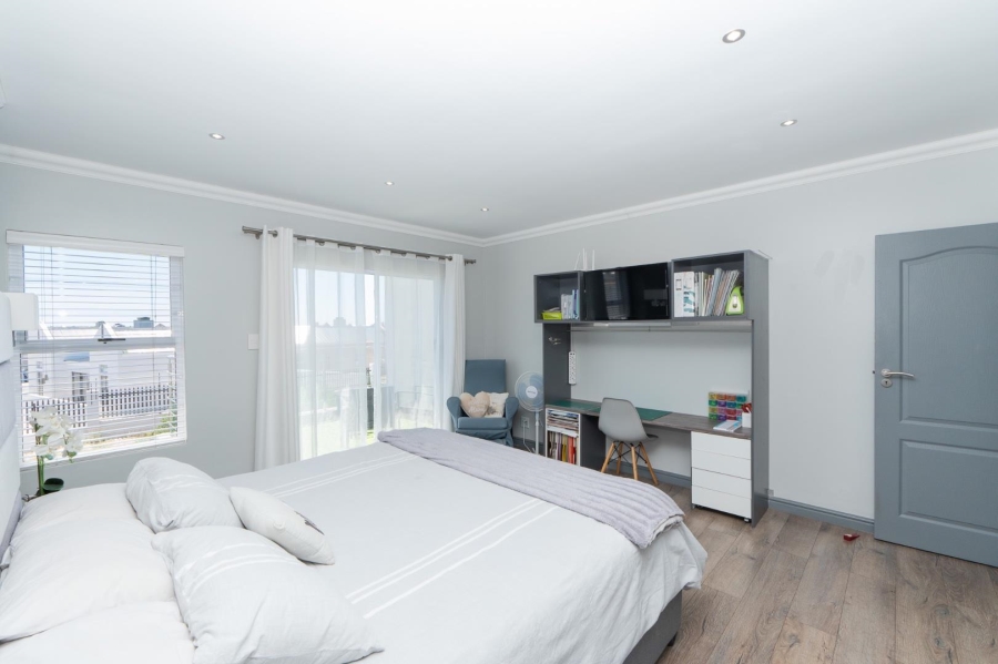 4 Bedroom Property for Sale in Laguna Sands Western Cape